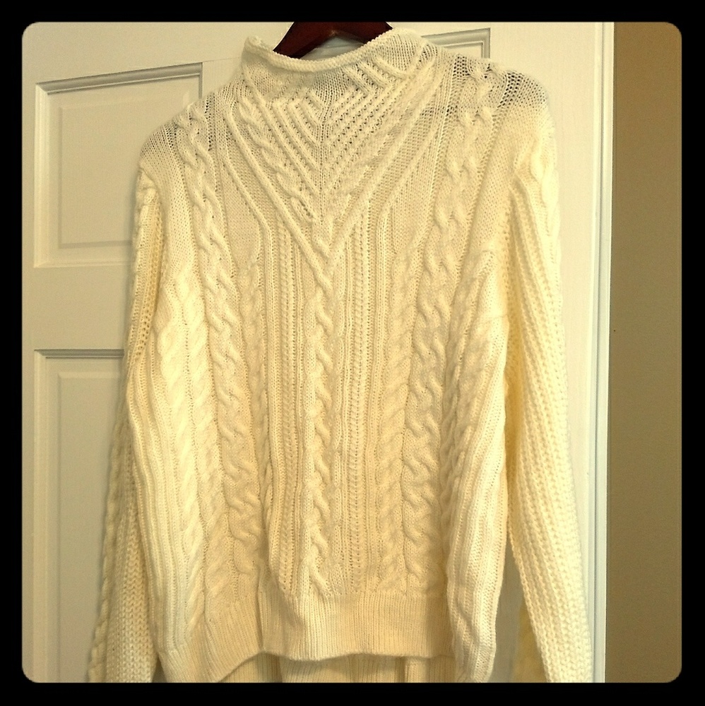 Creamy cable knit sweater